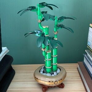 Lego Botanicals Lucky Bamboo Green and Brown Pot Set